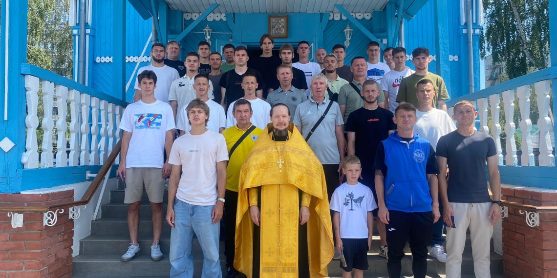Игроки ульяновской «Волги» посетили храм перед важной игрой в Первой лиге