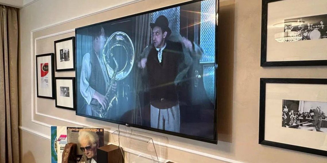 На первый юбилей в Radisson Hotel Ulyanovsk открыли джазовый президентский номер