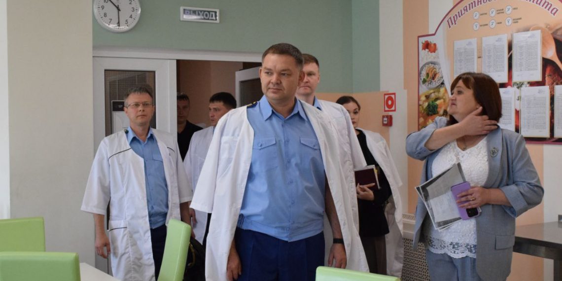 Облпрокурор Теребунов провел личный прием граждан в «Доме добра и помощи «Благо»