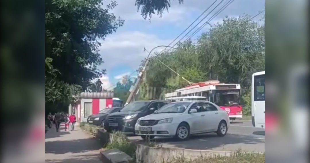 Ульяновские троллейбусы 12, 14, 15 временно меняют маршрут: повреждена опора сети