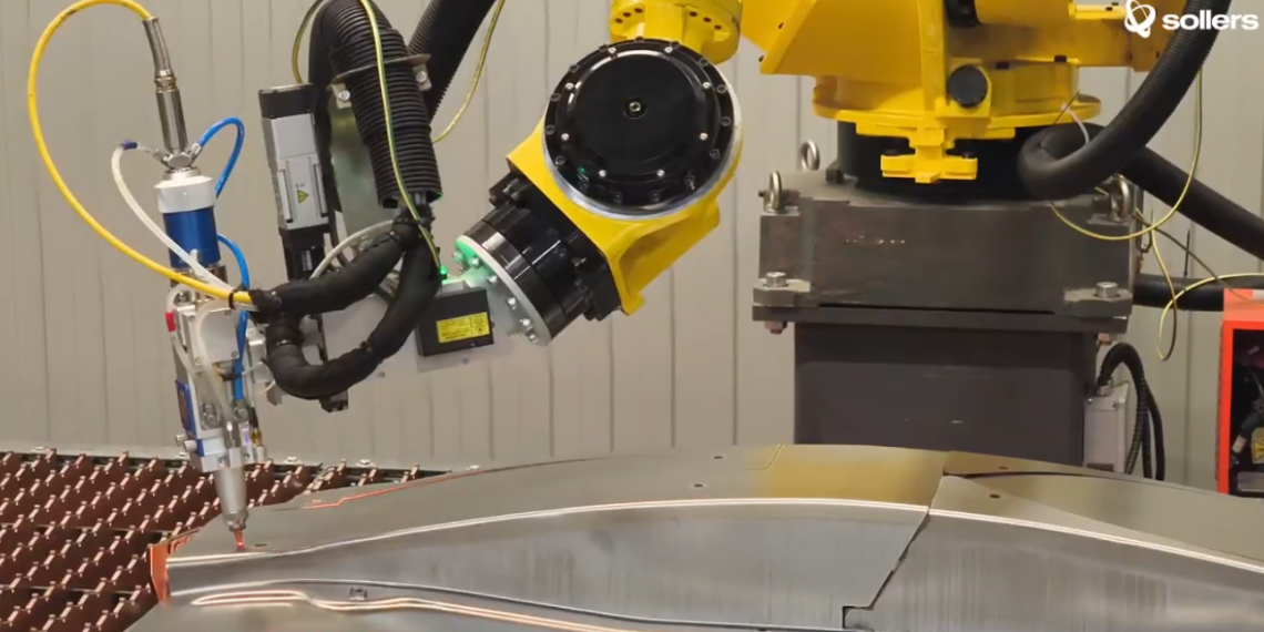 На УАЗе запустили робота лазерной резки деталей для новых пикапов