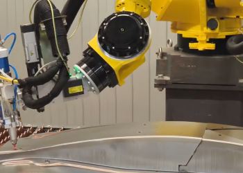 На УАЗе запустили робота лазерной резки деталей для новых пикапов