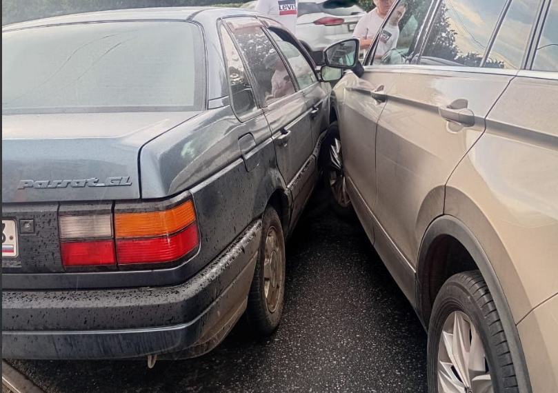 Минаевский мост перекрыт из-за ДТП: трамваи идут в объезд