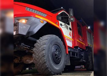 На пожаре в Зелёной Роще пострадал мужчина, 13 жильцов эвакуировали