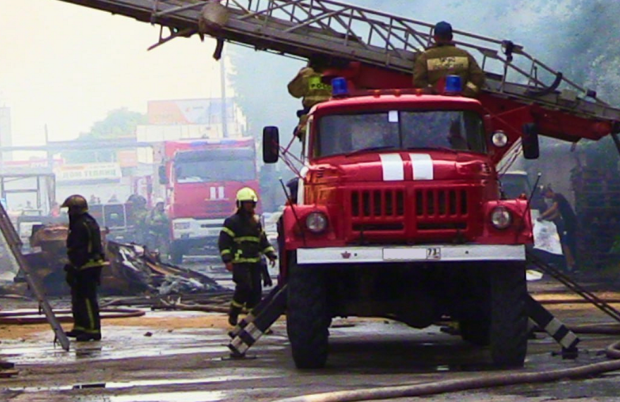 Из горящей многоэтажки на Кузоватовской в Ульяновске эвакуировались 15 человек