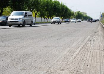 Без дневных пробок: ремонт Локомотивной идёт в ночное время