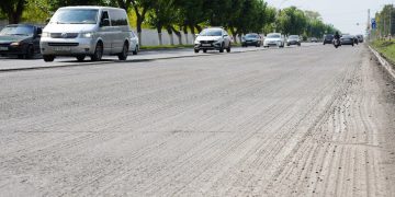 Без дневных пробок: ремонт Локомотивной идёт в ночное время