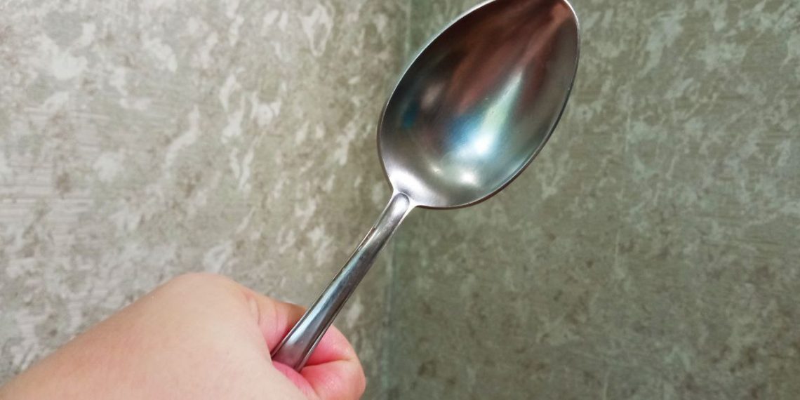 Карсунец собирался убить знакомого столовой ложкой