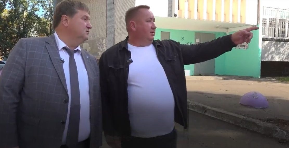 Ремонт двора на Карбышева, 16 в Ульяновске начался с личной проверки мэра