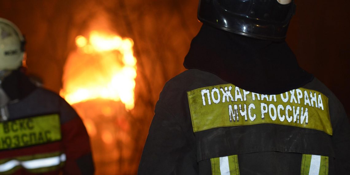 Под Ульяновском эвакуировали людей из горящего дома