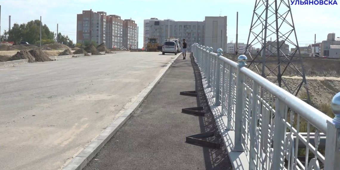 На Минаевском мосту в Ульяновске приступили к укладке дорожного полотна