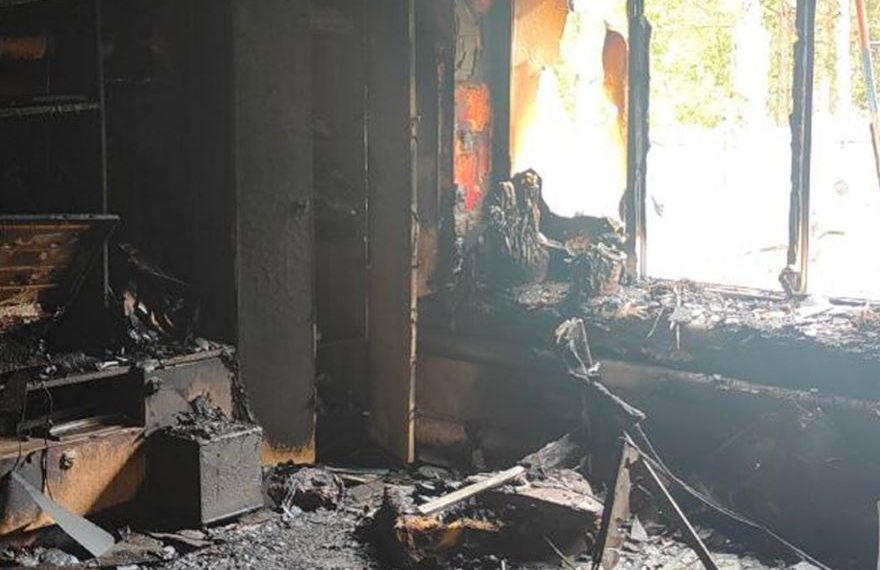 Пожар в Барыше уничтожил жилой дом и едва не убил хозяина