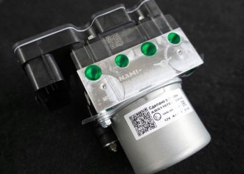 Ульяновский автозавод начал серийно оснащать автомобили российской системой АБС