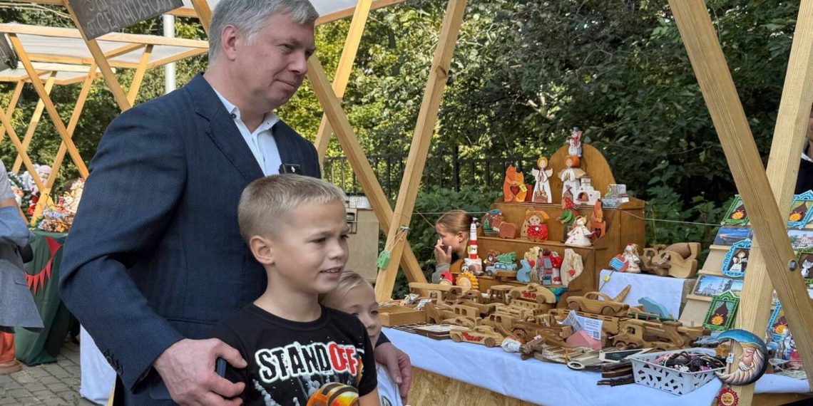 Русских дал поручение по развитию Владимирского сада после посещения фестиваля «ОКНА»
