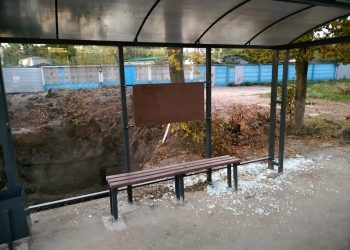 Ульяновские вандалы разбили новую трамвайную остановку на Гидроаппарате