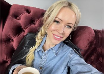 Родители ульяновских школьниц пожаловались Мизулиной на тугие косы