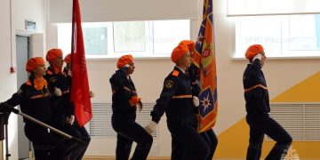 Копию Знамени Победы передали ульяновской кадетской школе