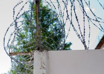 Ульяновец получил срок за угрозы следователю и уничтожение документа