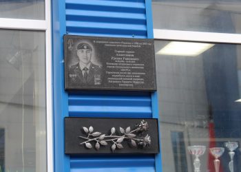 Память о трёх героях СВО увековечат на фасадах ульяновских школ