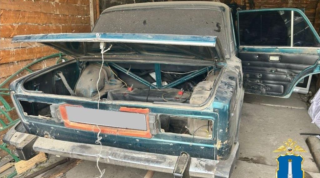 В Ульяновской области трое мужчин три месяца разбирали чужой автомобиль в гараже