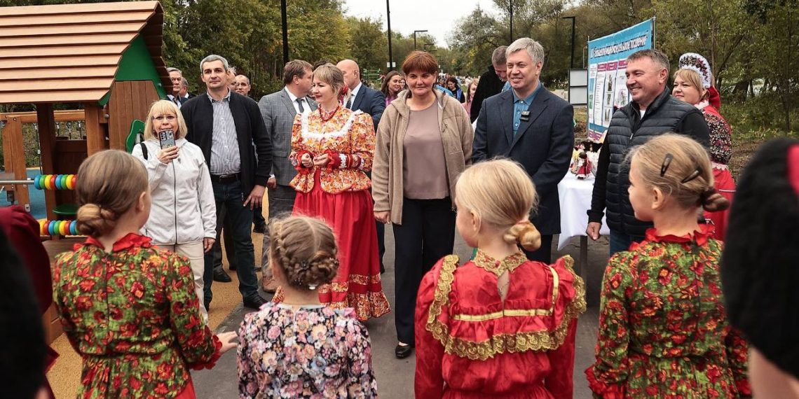Детская площадка и беседка для бракосочетаний: в Ульяновске открыли новый участок «Мостовой Слободы»