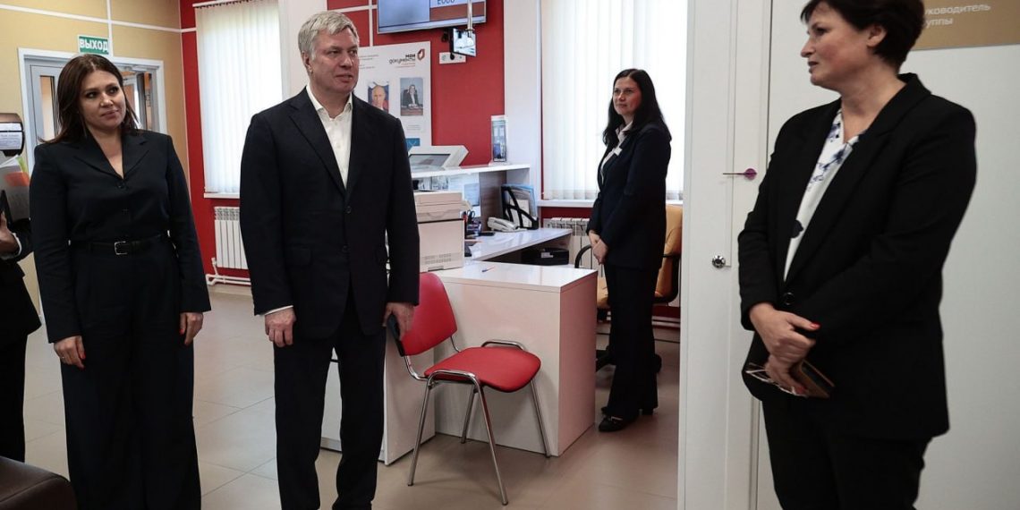 Русских оценил новый МФЦ в Старой Майне