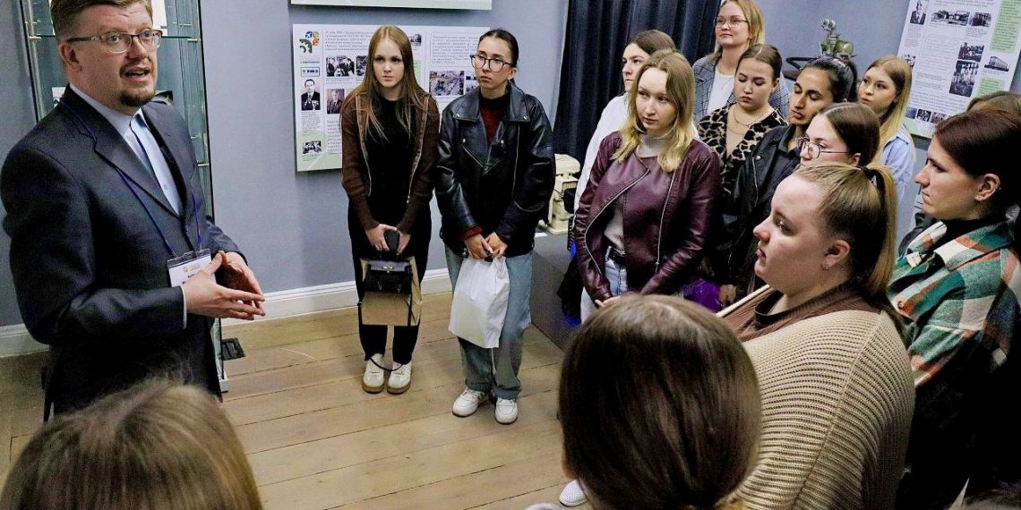 Вклад УАЗа в историю страны представлен на выставке в Ленинском мемориале