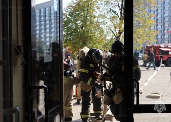 Пожарно-тактические учения прошли в ульяновском ТРЦ «Спартак»