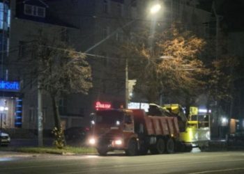 В Ульяновске превентивно обработали мосты против гололёда