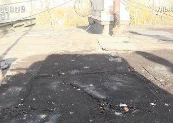 В Ульяновске многодетная семья 5 лет живет с протекающей крышей