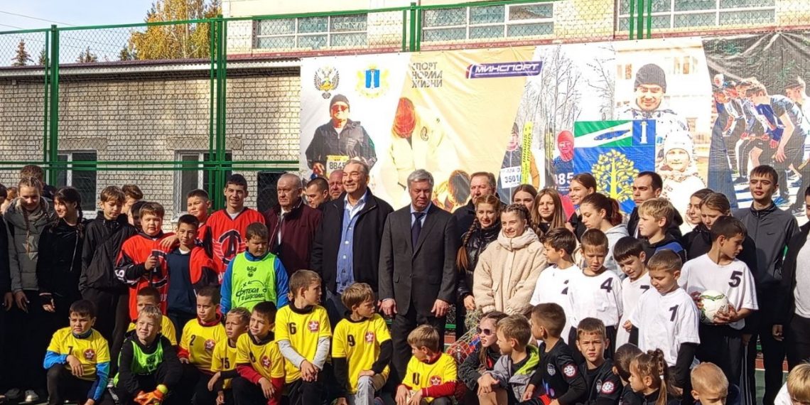 Русских, Малышев и Третьяк открыли в Майне новую спортплощадку