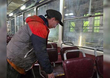 «Ульяновскэлектротранс» о проблеме с обивкой сидений: виноват не только возраст вагонов, но и вандалы