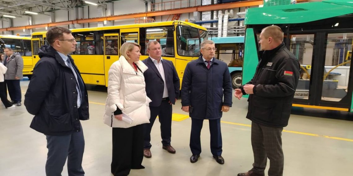 Ульяновский премьер Спирчагов провел переговоры с руководством МАЗ и МТЗ