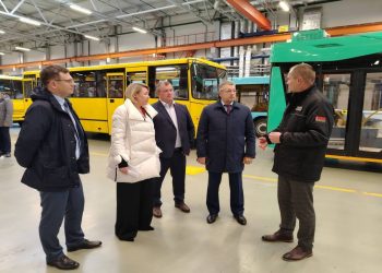 Ульяновский премьер Спирчагов провел переговоры с руководством МАЗ и МТЗ