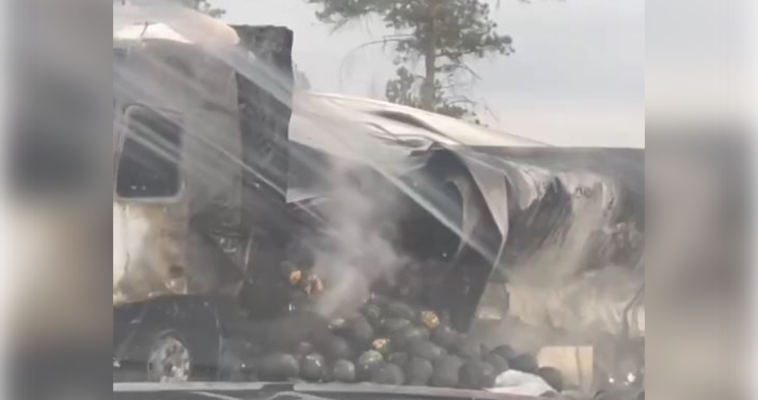 Фура с арбузами сгорела на трассе в Тереньгульском районе 12 октября