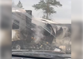 Фура с арбузами сгорела на трассе в Тереньгульском районе 12 октября