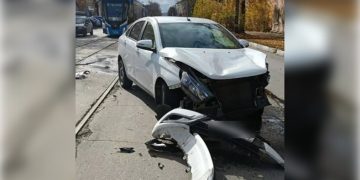 ДТП на улице Марата в Ульяновске парализовало трамвайное движение