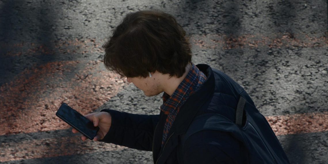 «Лжеполицейский» и «налоговый инспектор» обманули 18-летнего ульяновца на 198 тысяч