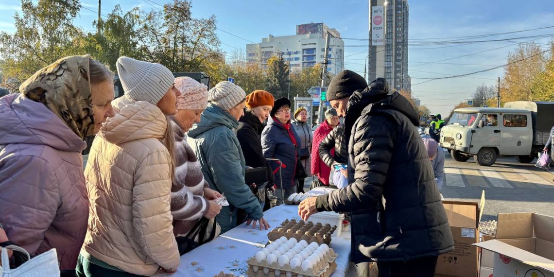 На ярмарке в Киндяковке ульяновцы активно запасаются дешёвыми яйцами
