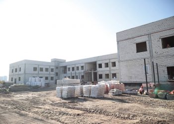 Коробка поликлиники на Шигаева готова, начинается отделка