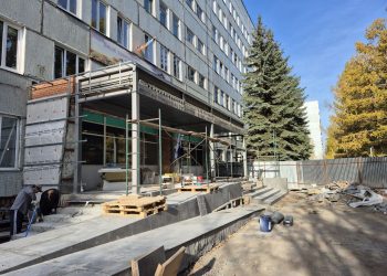 Ремонт в ульяновской поликлинике №3 возобновили после срыва контракта