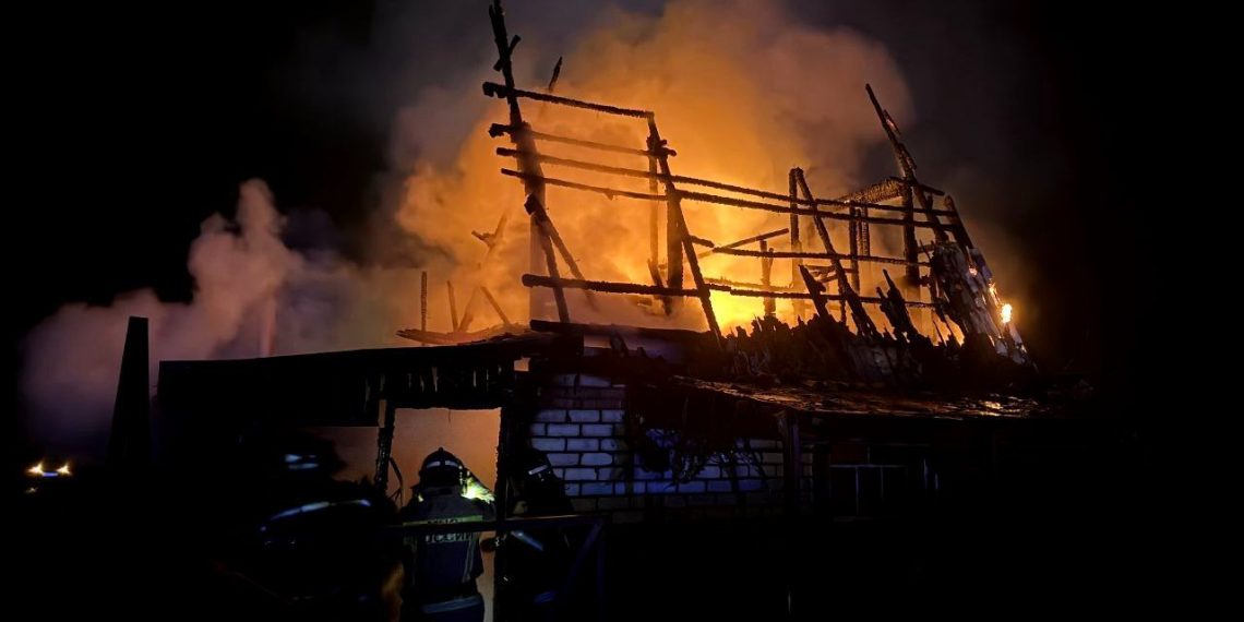 Под Димитровградом дотла сгорел дом в СНТ «Радуга»