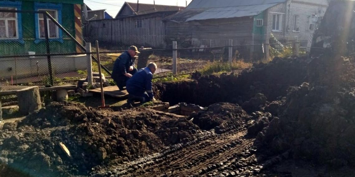 В Кузоватово устраняют последствия серьёзного повреждения водопровода