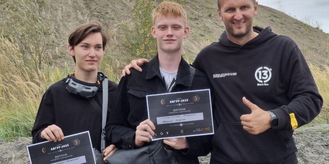 Команда «Птеродактиль» из ульяновского лицея лидирует в тактических соревнованиях дронов