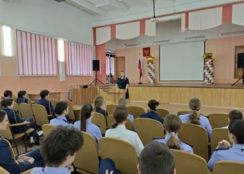 В ульяновской школе №15 прошел урок правовой грамотности от следователя