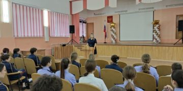 В ульяновской школе №15 прошел урок правовой грамотности от следователя