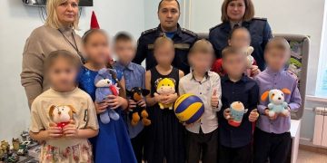 Димитровградские осужденные сделали игрушки для воспитанников центра «Радуга»