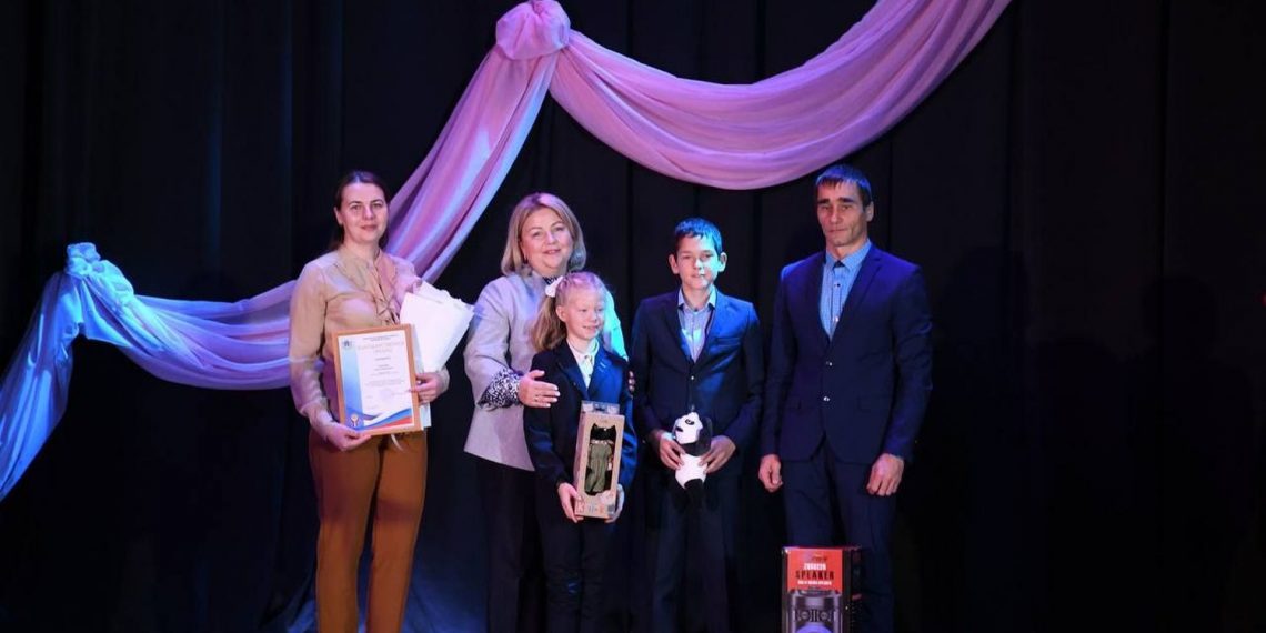 Приёмные семьи Ульяновской области получили заслуженные награды