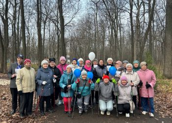 Активные жители Ульяновска прошагали 2,5 тысячи шагов по маршруту здоровья