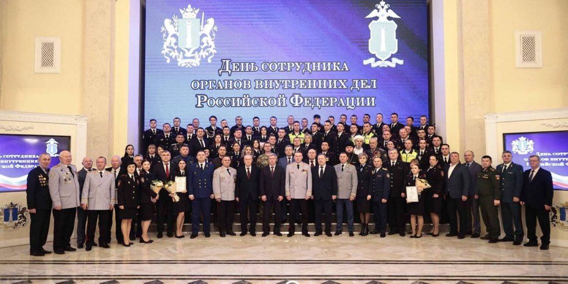 Губернатор вручил награды лучшим сотрудникам полиции Ульяновской области